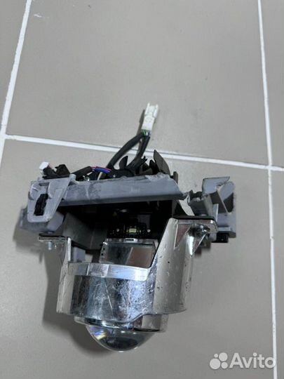 Линза фары Toyota Land Cruiser 200 2007