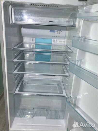 Холодильник Toschiba no frost