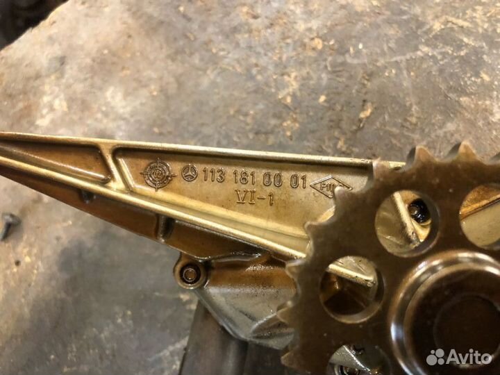 Насос масляный Mercedes-Benz S-Class W220