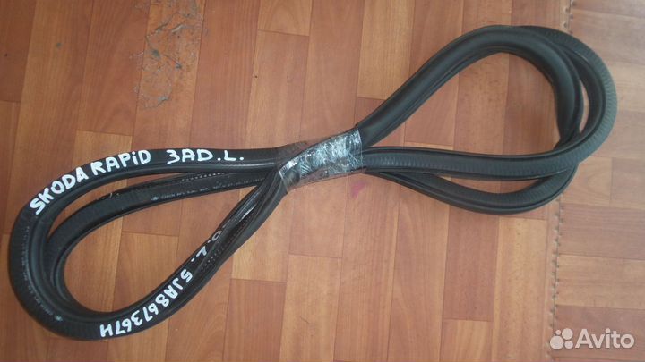 Уплотнитель двери.задний левый Skoda Rapid