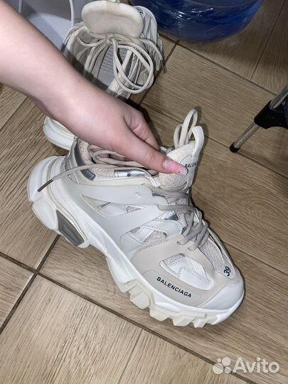 Balenciaga track