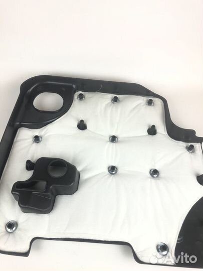 Декоративная крышка двигателя cummins isf 2.8