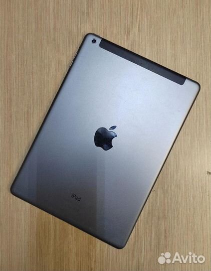 iPad Air A1475 (32GB, WiFi, SIM)