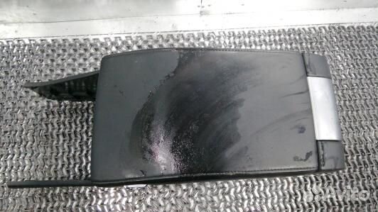 Подлокотник центральный volvo S80 2 (GNI05IX01)