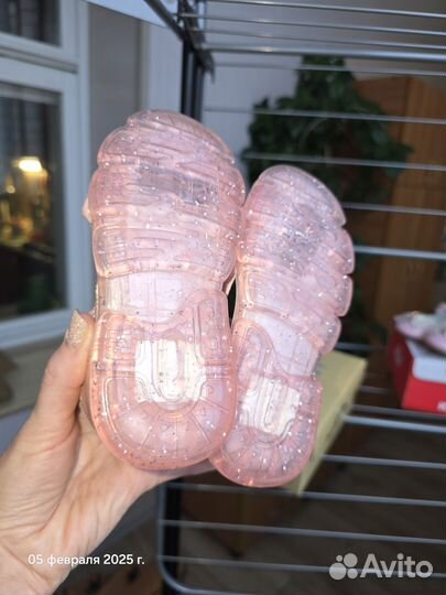 Босоножки для девочки 24 размер новые
