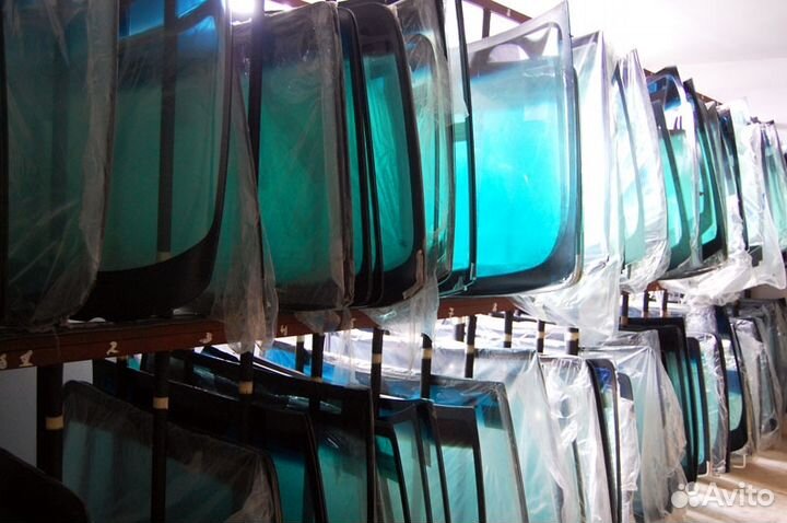 Лобовое стекло Тойота Витц\Платц