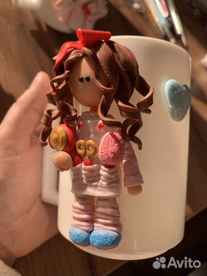 Кружка с декором из полимерной глины