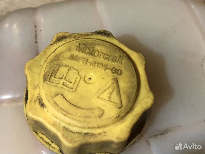 Расширительный бачок Ford Fiesta MK4 2001г