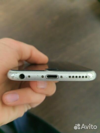 Телефон iPhone 6s