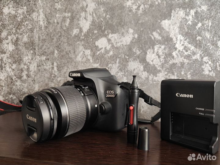 Фотоаппарат Canon EOS 2000D EF-S 18-55 III Kit