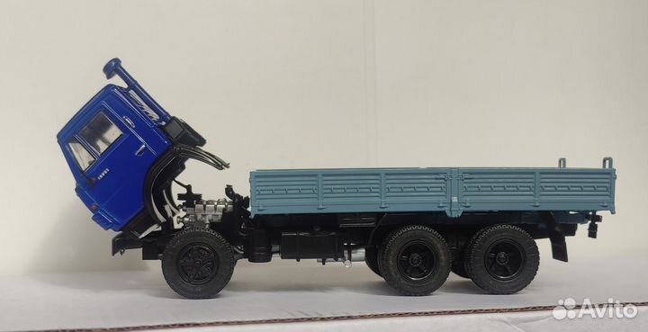 Камаз-5320 бортовой, синяя кабина, 1/43