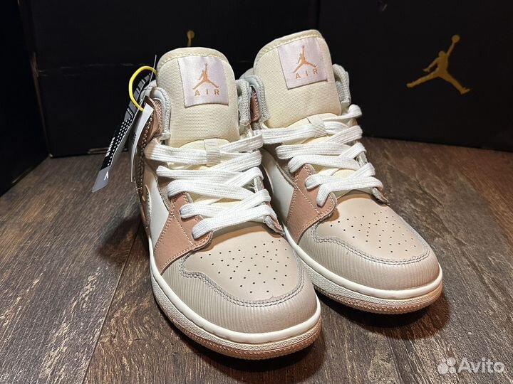 Кроссовки Nike Air Jordan 1