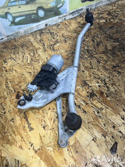 Трапеция дворников Рено Дастер