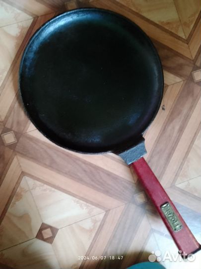 Чугунная сковорода блинная