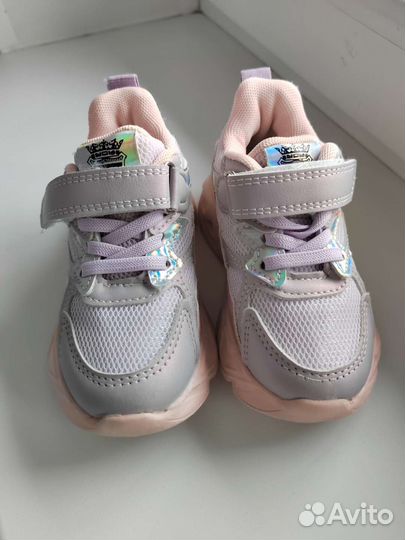 Кроссовки для девочки