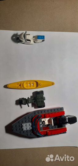 Lego: транспорт и человечки