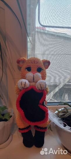 Вязаная игрушка ручной работы