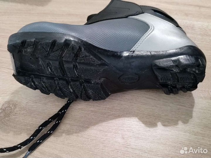 Лыжные ботинки детские 35 размер
