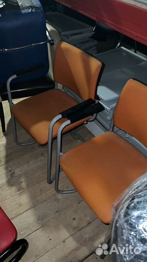 Стул для посетителей