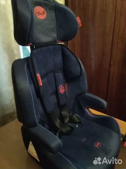 Автомобильное кресло