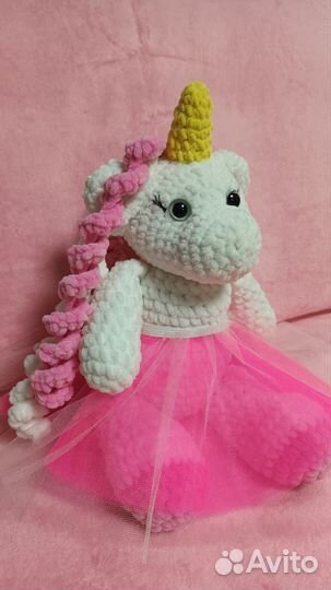 Вязаная игрушка единорог