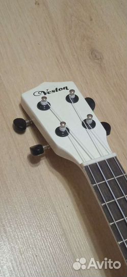 Укулеле Veston