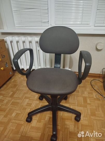 Письменный стол для школьника со шкафом бу