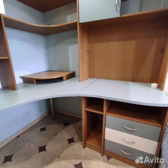 Стенка угловая с компьютерным столом