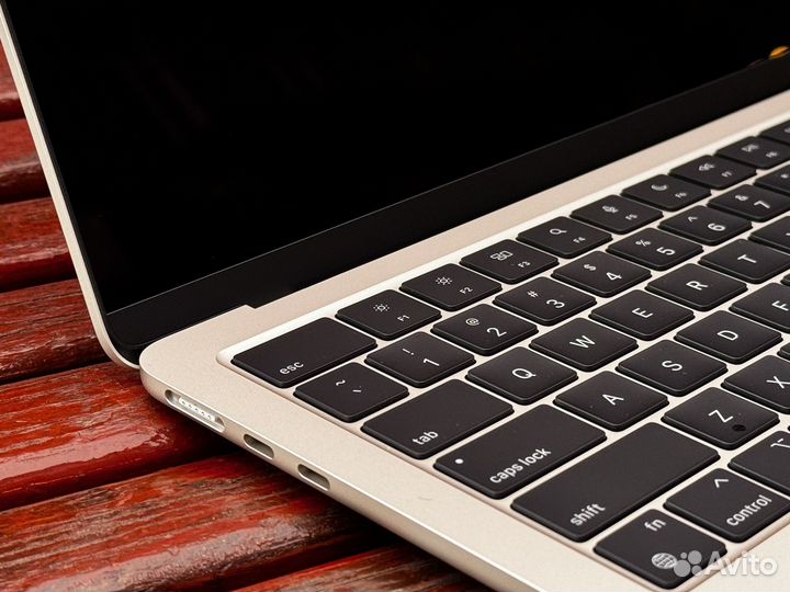 Macbook Air 13 8/256GB M3 chip