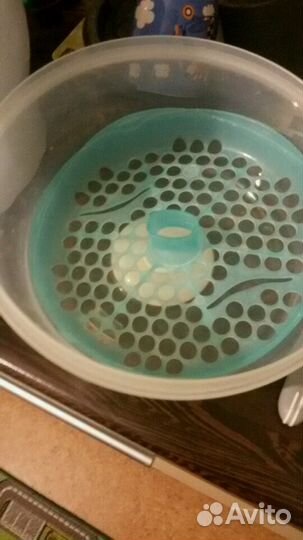 Стерилизатор на 6 бут Avent и молокоотсос Avent