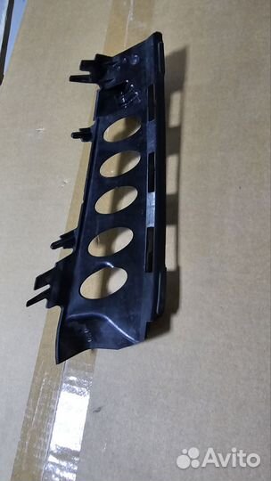 Кронштейн фары правый G22 G26 G80 G82 BMW