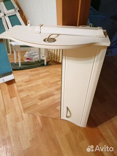 Шкаф с зеркалом с подсветкой для ванной бу
