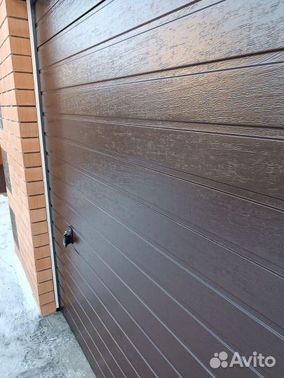 Гаражные ворота Alutech