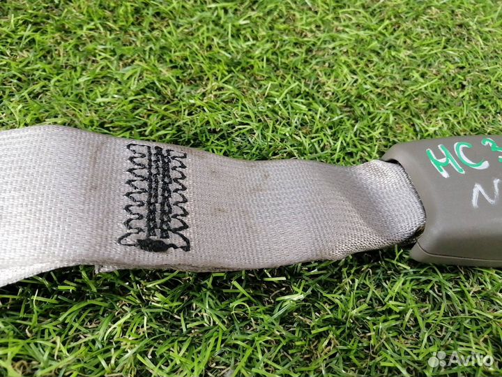 Замок ремня безопасности Nissan Laurel HC35