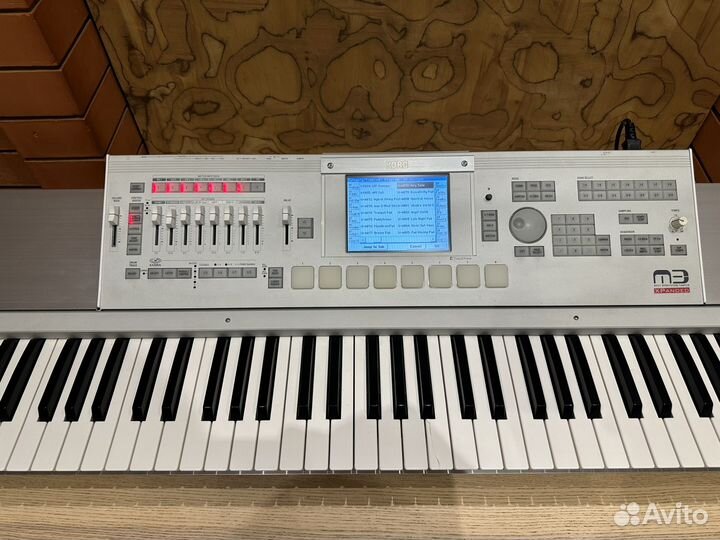 Клавишная рабочая станция Korg M3-73