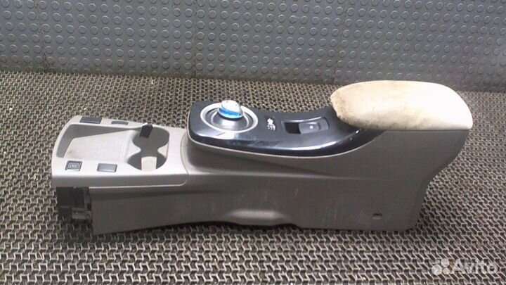 Кнопка стояночного тормоза Nissan Leaf, 2011