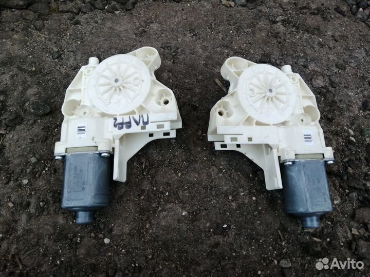 Мотор стеклоподъемника передний Ford Focus 2