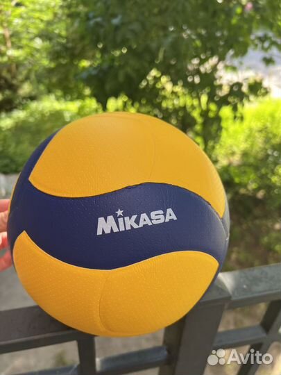 Волейбольный мяч Mikasa