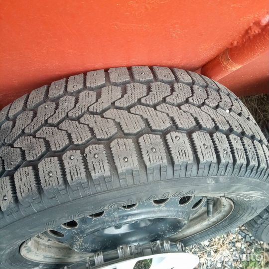 Yokohama IceGuard Stud IG65 205/60 R16