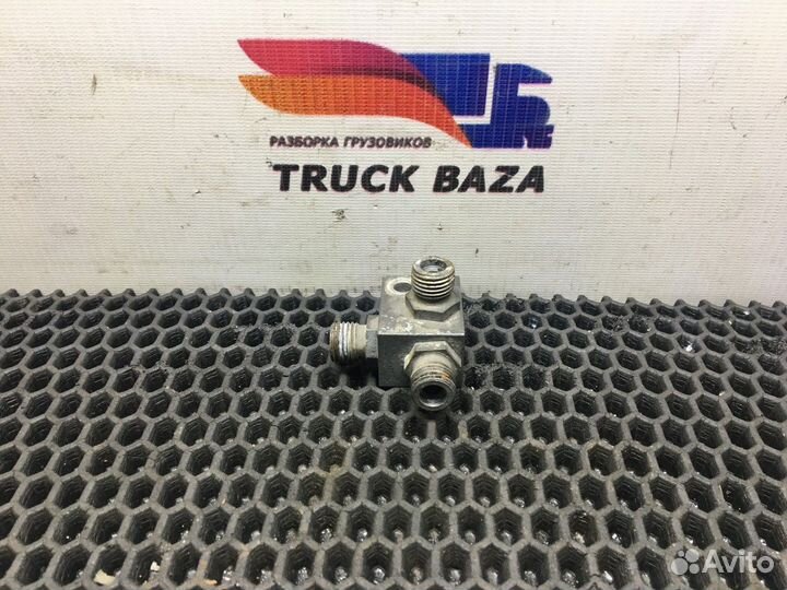 1902861 Соединитель шлангов подъема кабины