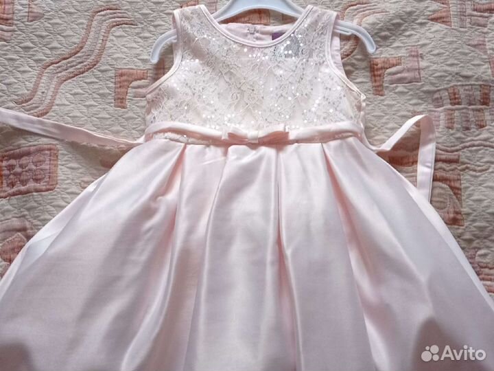 Нарядное платье