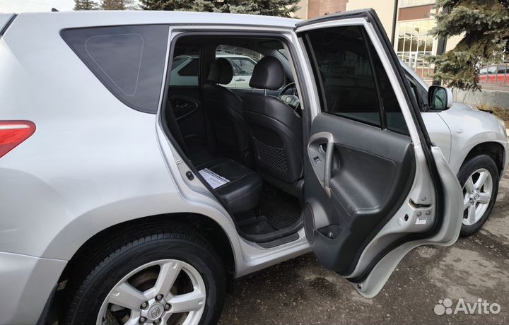 Toyota RAV4 2.0 AT, 2007, 277 000 км