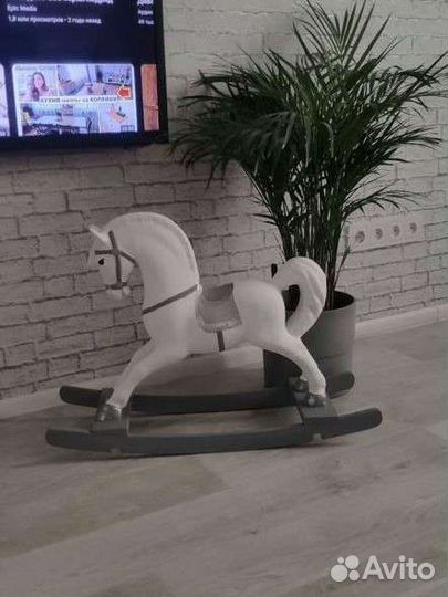 Лошадка-качалка, интерьер новый год декор