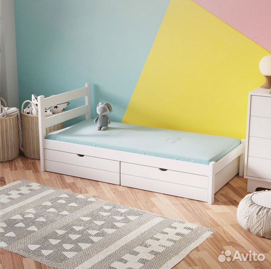 Кровать детская из дерева