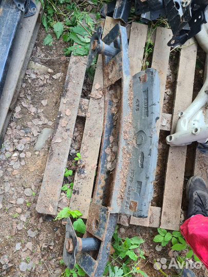 Усилитель заднего бампера Ford Mondeo 3 2007