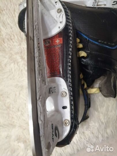 Хоккейные коньки