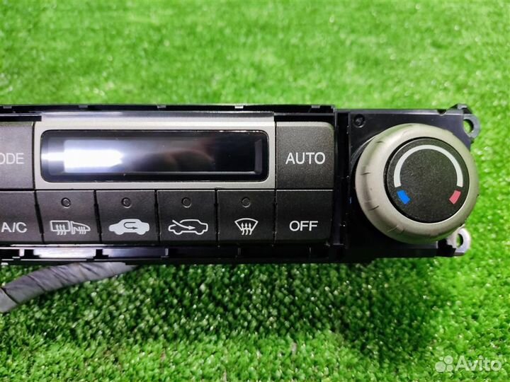 Панель управления отопителя Honda Civic 4D (FD) 2