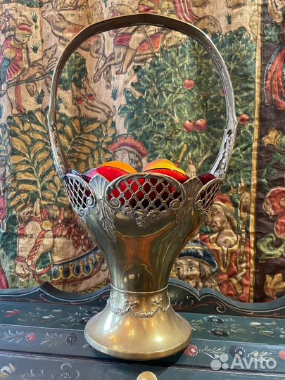 Старинная ваза