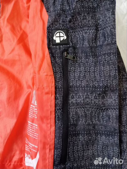 Куртка для сноуборда женская 42