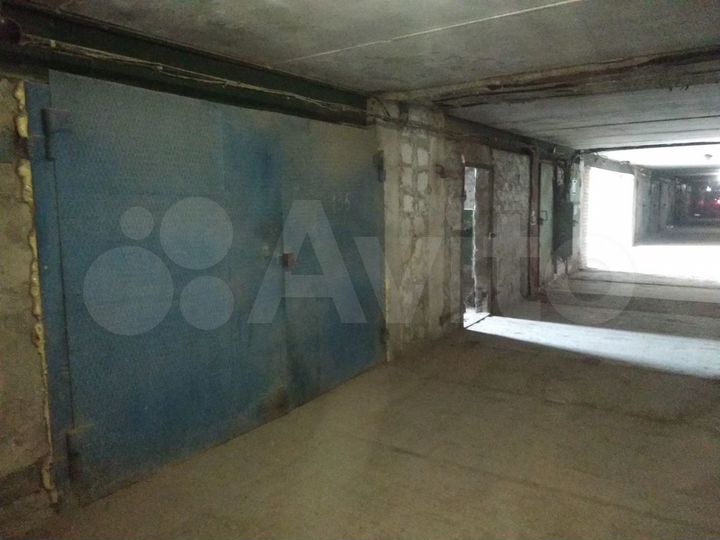 Гараж, > 30 м²